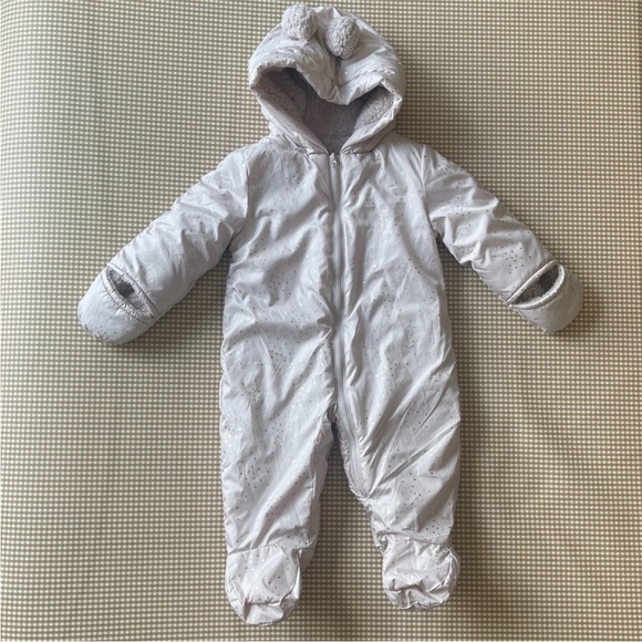 Me Jane Mini Bear snow suit. Star print. Size
9 months - Picture 1 of 12